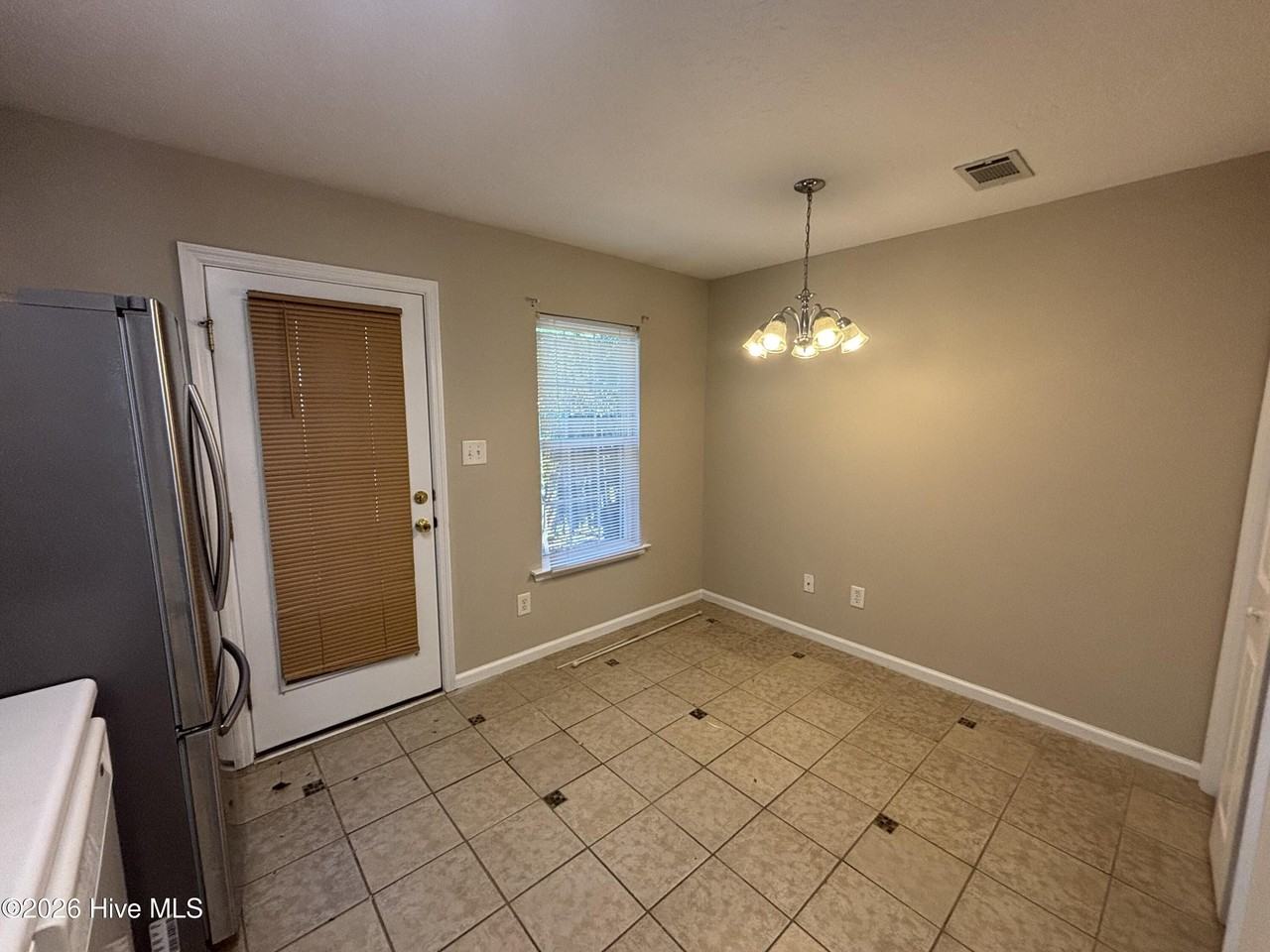 121 Brandimere Dr - Photo 4 of 12