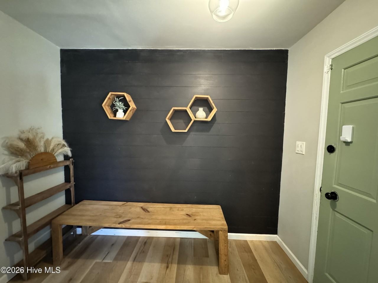 108 Ronny Ct - Photo 2 of 13