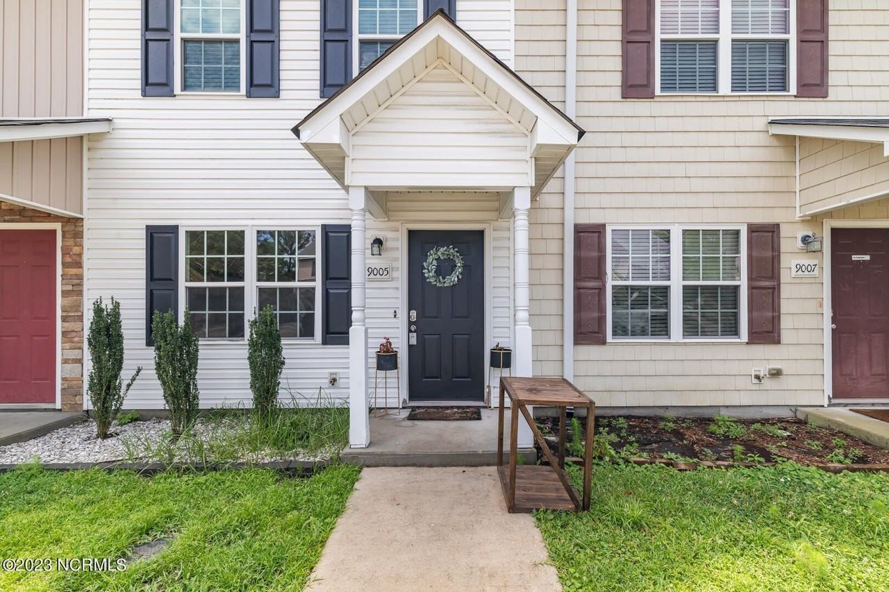 9005 Banister Loop - Photo 4 of 30