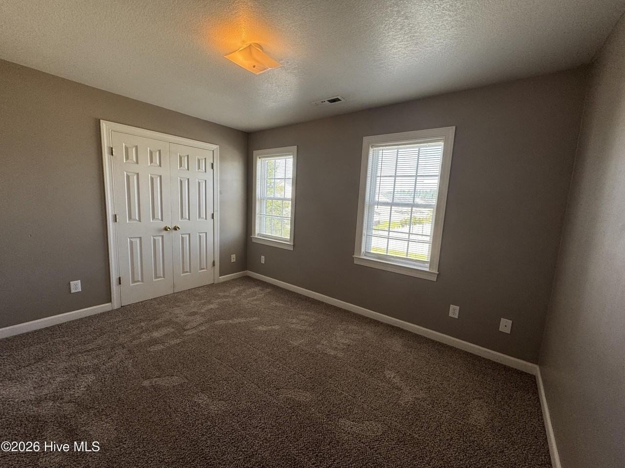 302 Streamwood Dr - Photo 2 of 10