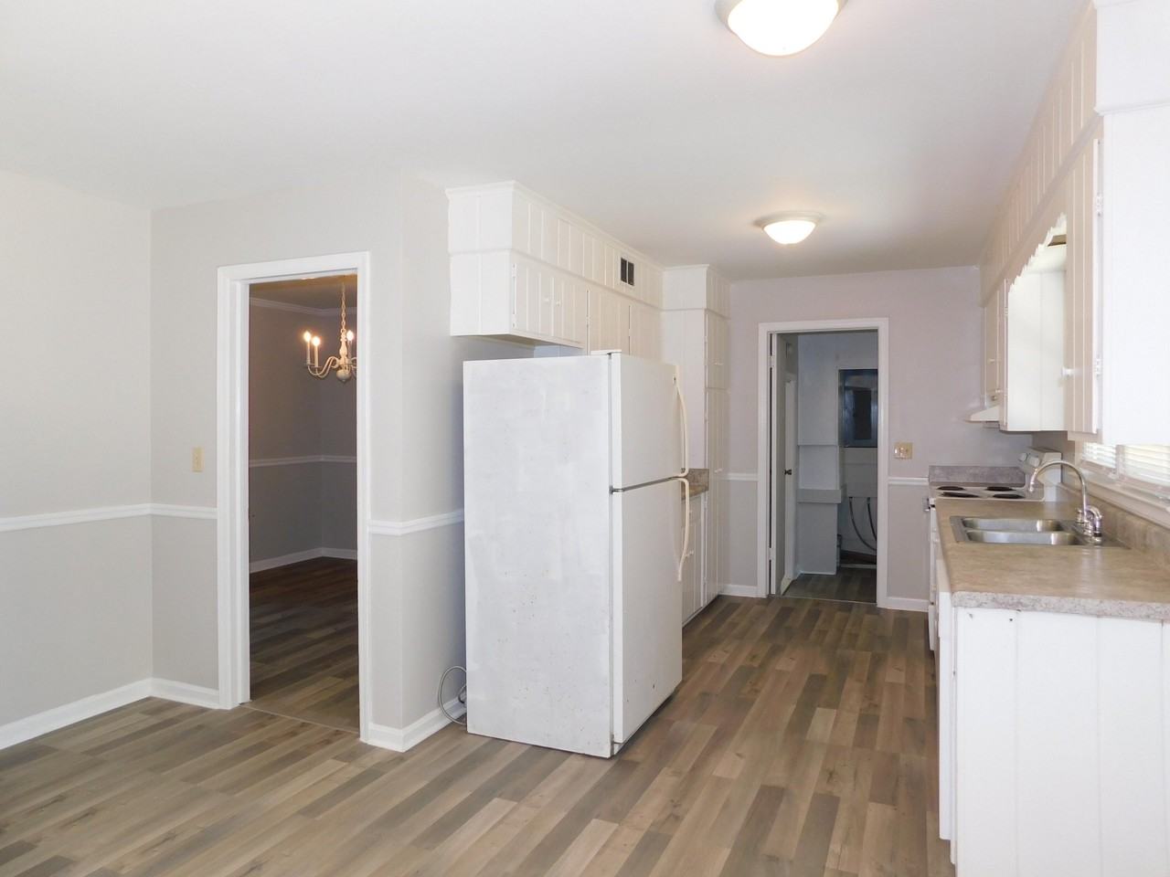 2921 Stratford Dr - Photo 2 of 24