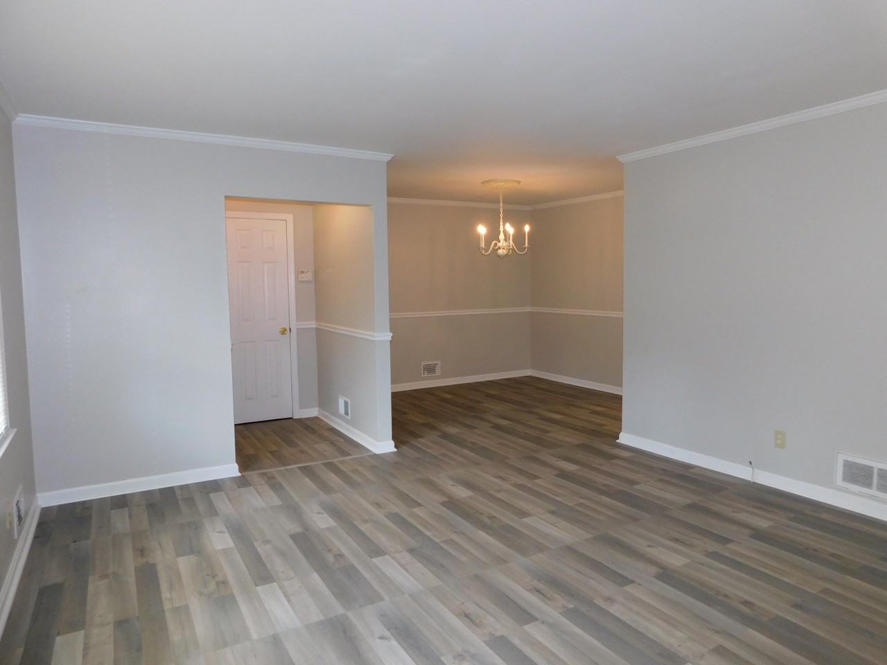 2921 Stratford Dr - Photo 4 of 24