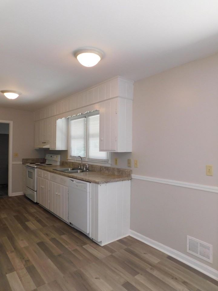 2921 Stratford Dr - Photo 7 of 24