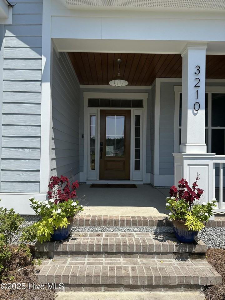 3210 Calusa Cv - Photo 2 of 21