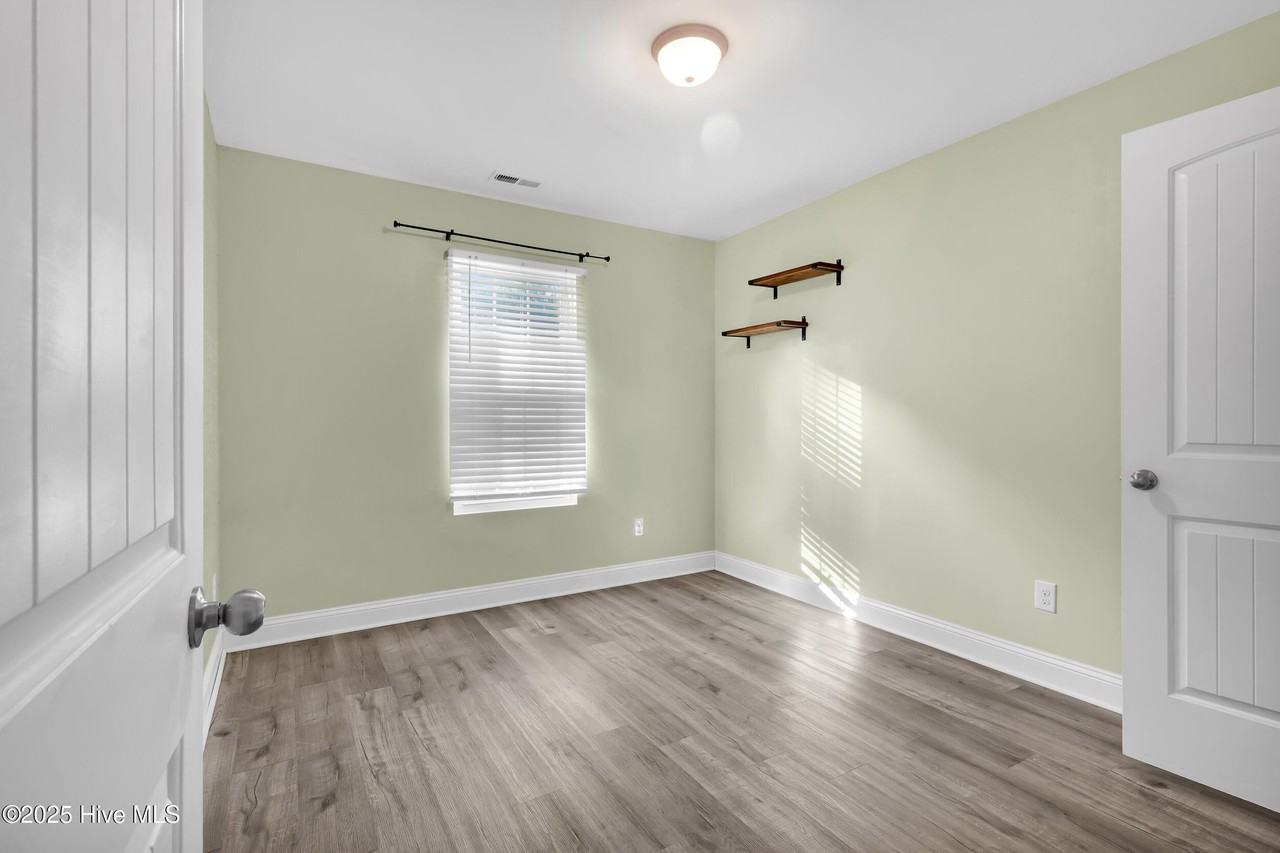 117 Fairview St - Photo 2 of 26