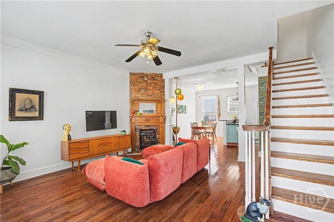 1410 Jefferson St - Photo 5 of 50