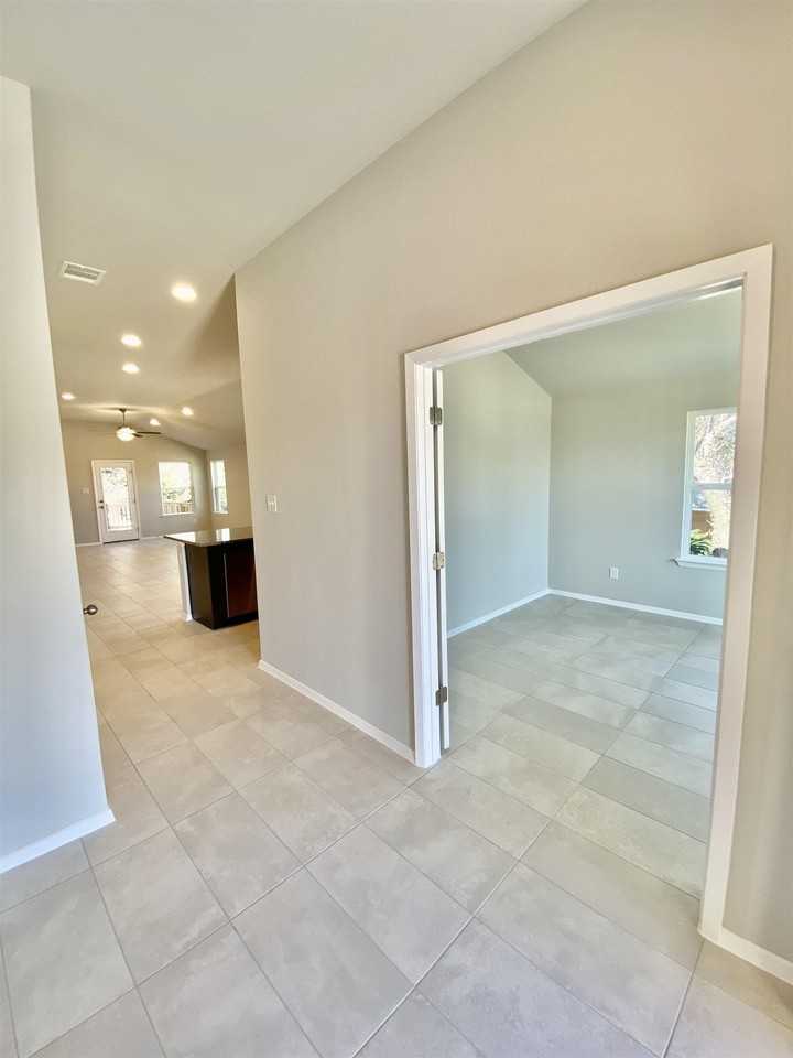 3702 Austin Cv - Photo 4 of 29