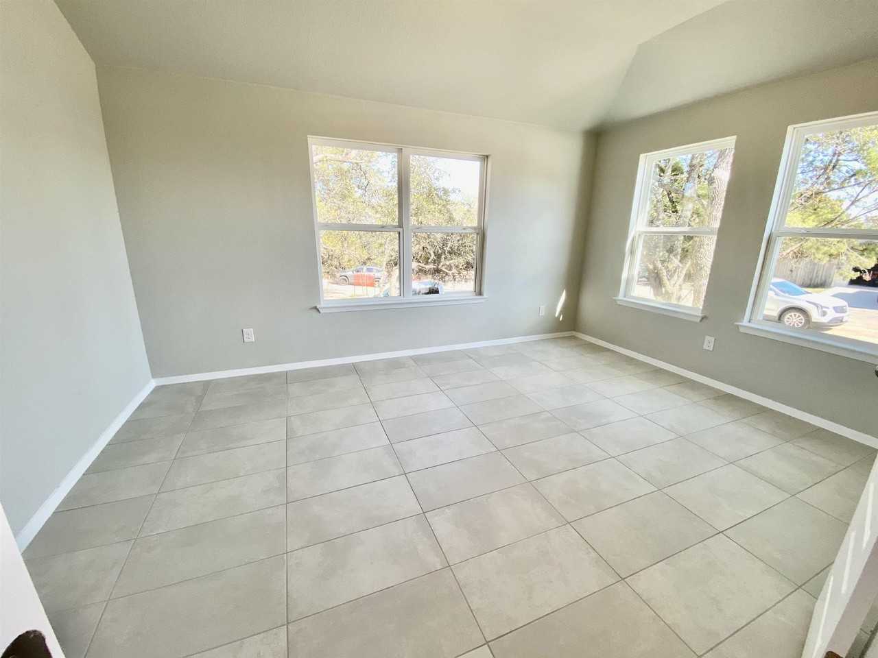 3702 Austin Cv - Photo 5 of 29