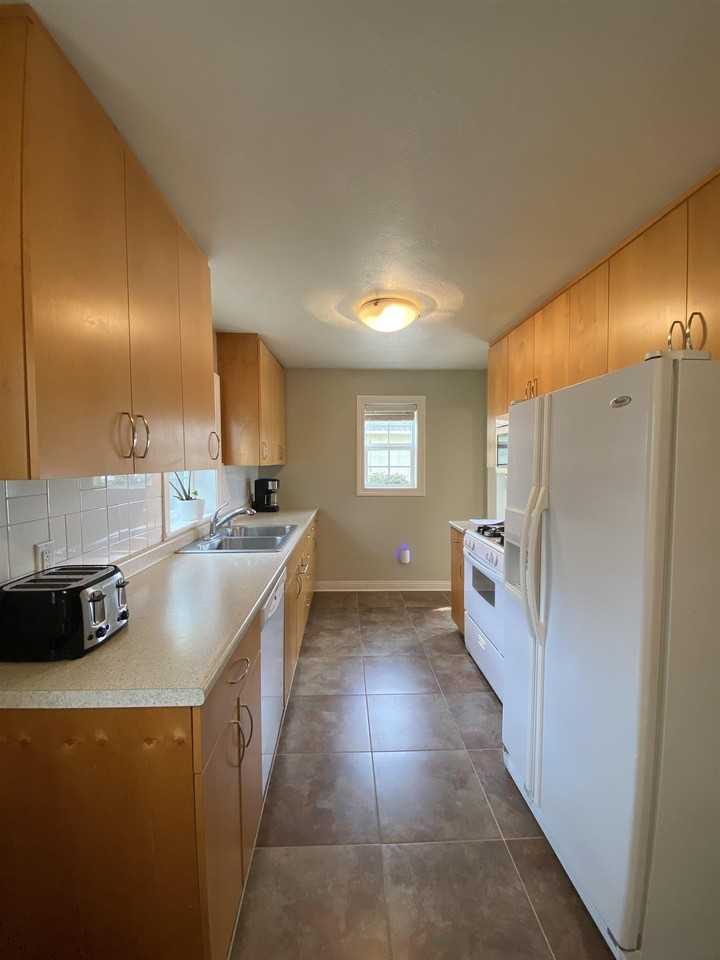512 23rd St - Photo 7 of 20