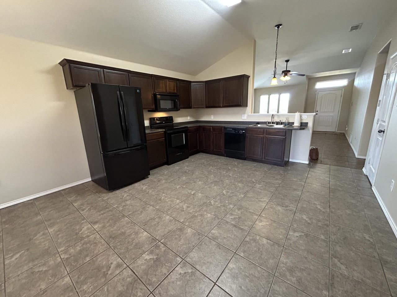 6910 95th St - Photo 3 of 10
