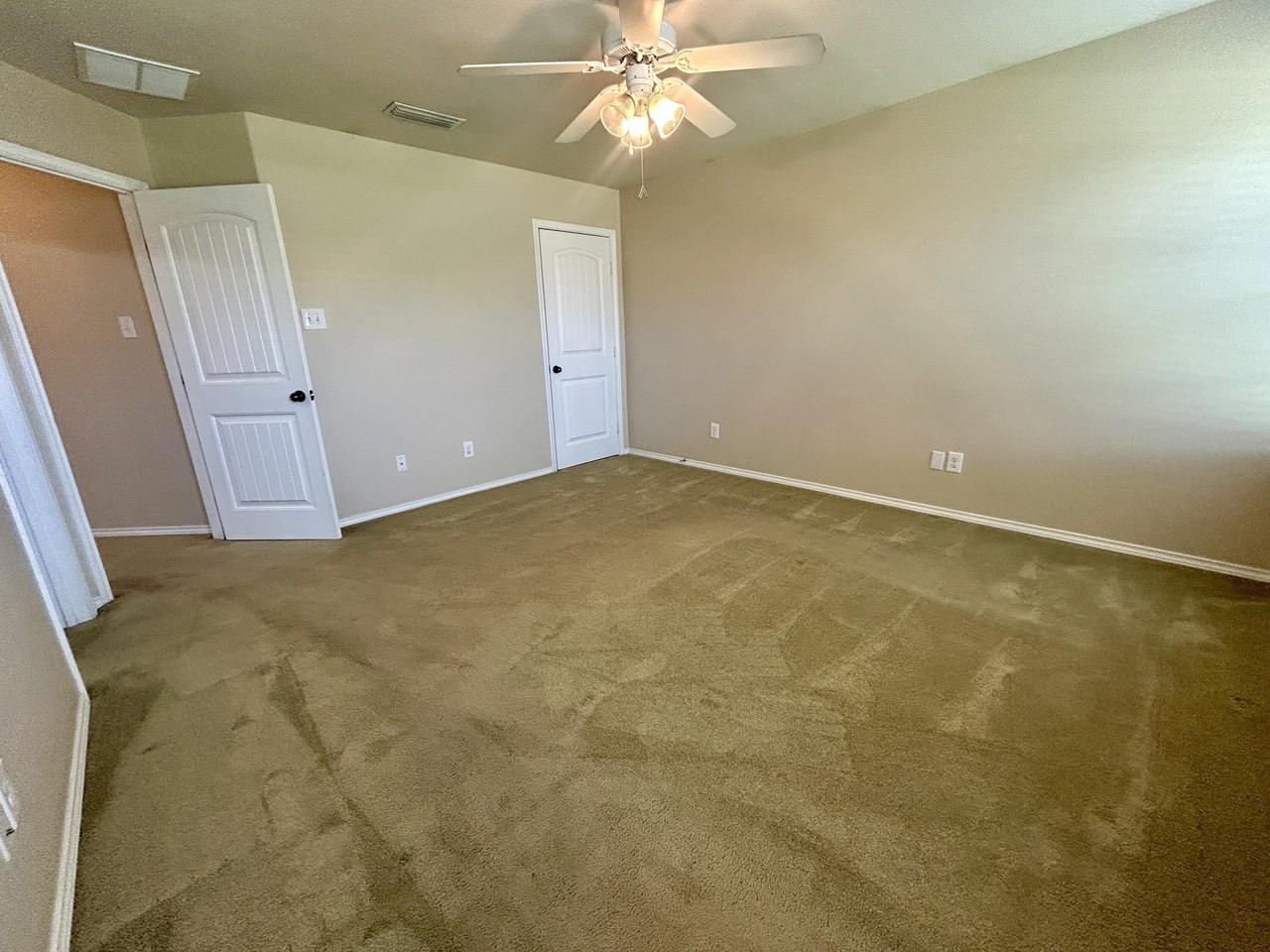 6910 95th St - Photo 5 of 10