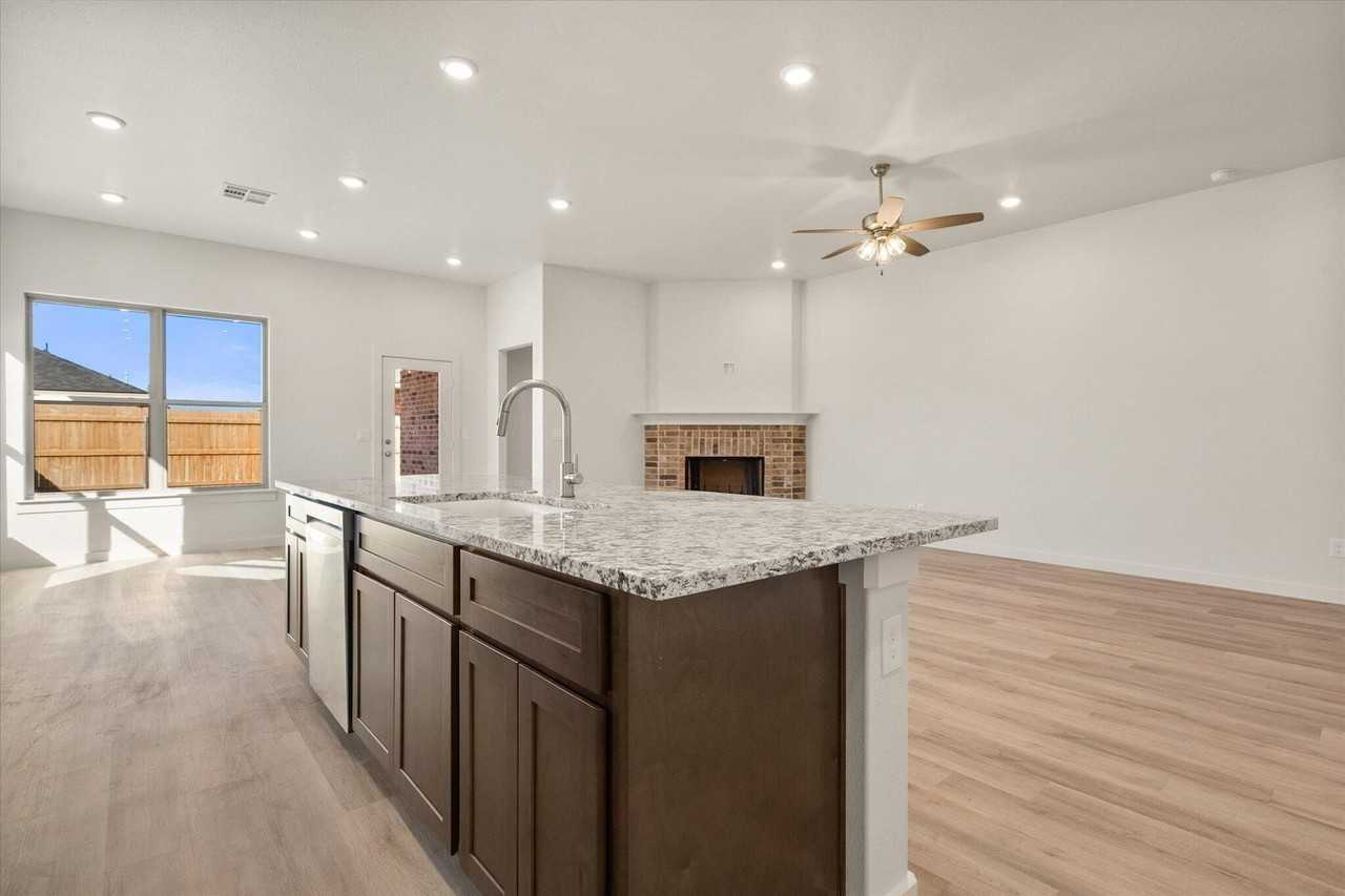 2604 Garland Ave - Photo 5 of 24