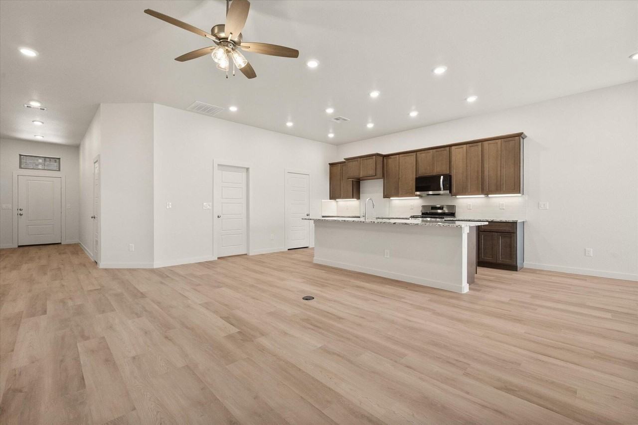 2604 Garland Ave - Photo 7 of 24