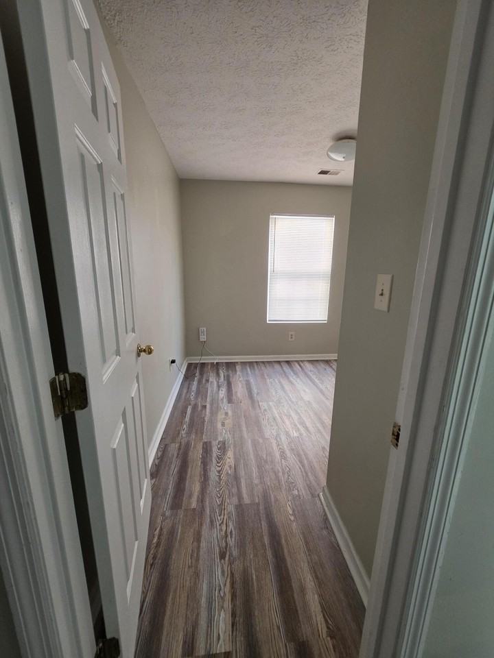 2592 Woodhill Dr - Photo 7 of 14