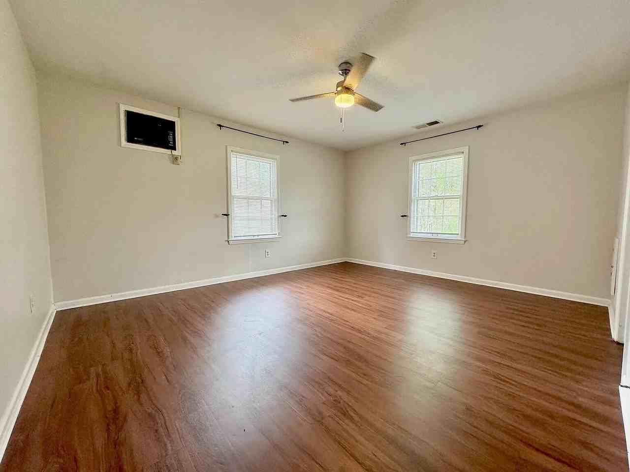 451 Bob O Link Dr - Photo 5 of 33