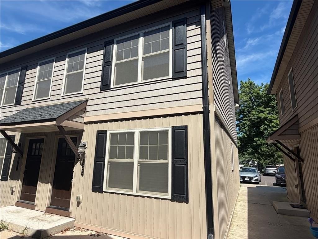 653 Linden St - Photo 2 of 12