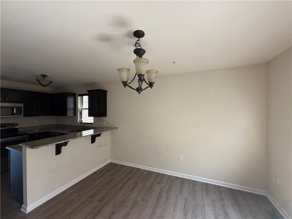 653 Linden St - Photo 5 of 12