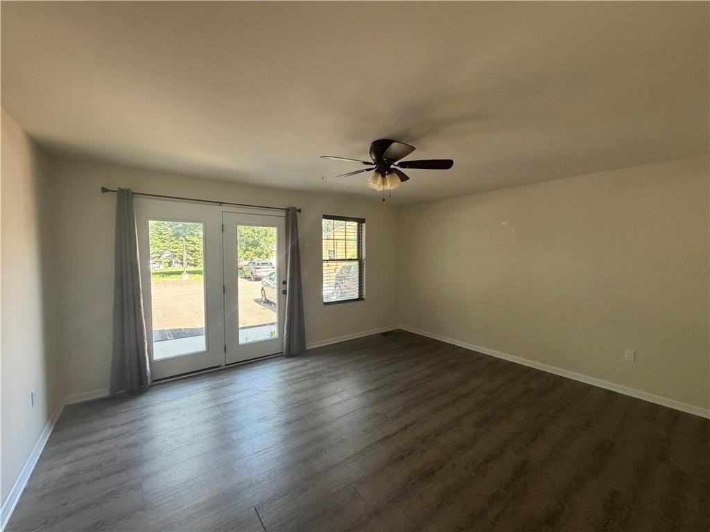 653 Linden St - Photo 6 of 12