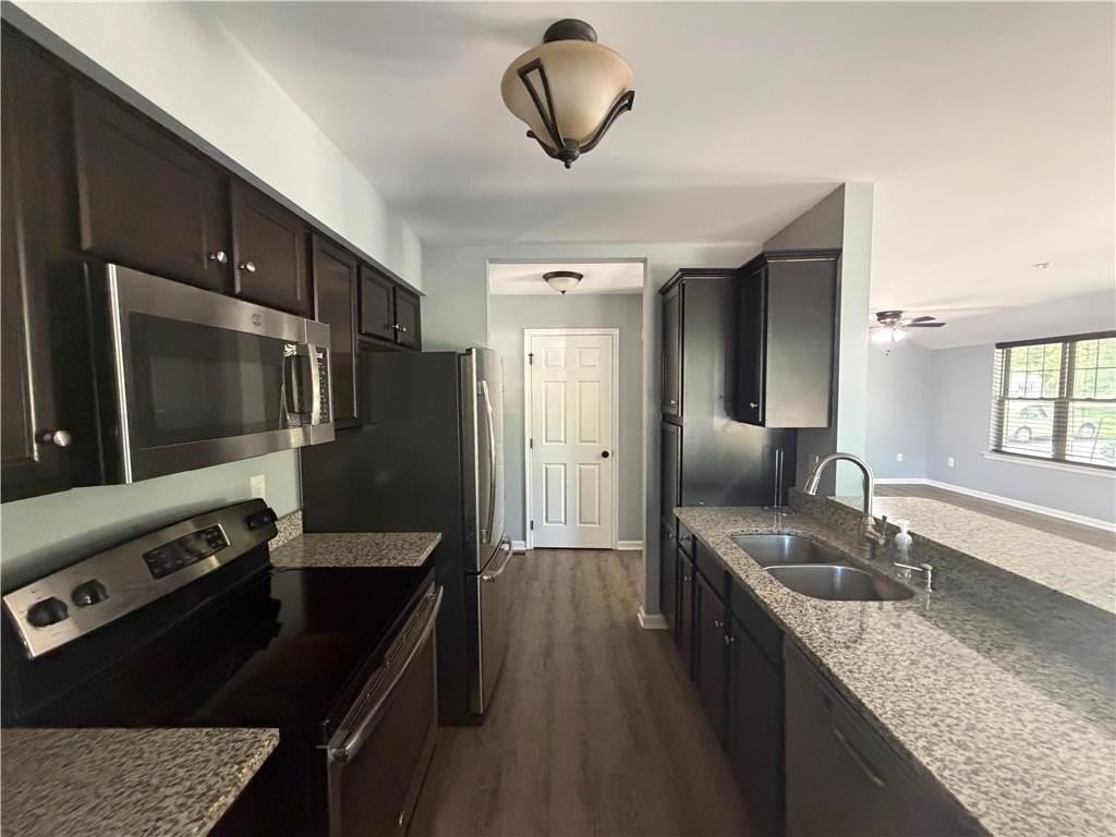 645 Linden St - Photo 2 of 11