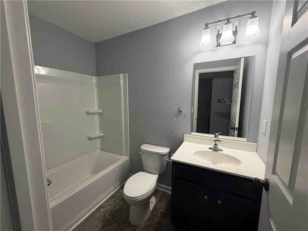 645 Linden St - Photo 7 of 11