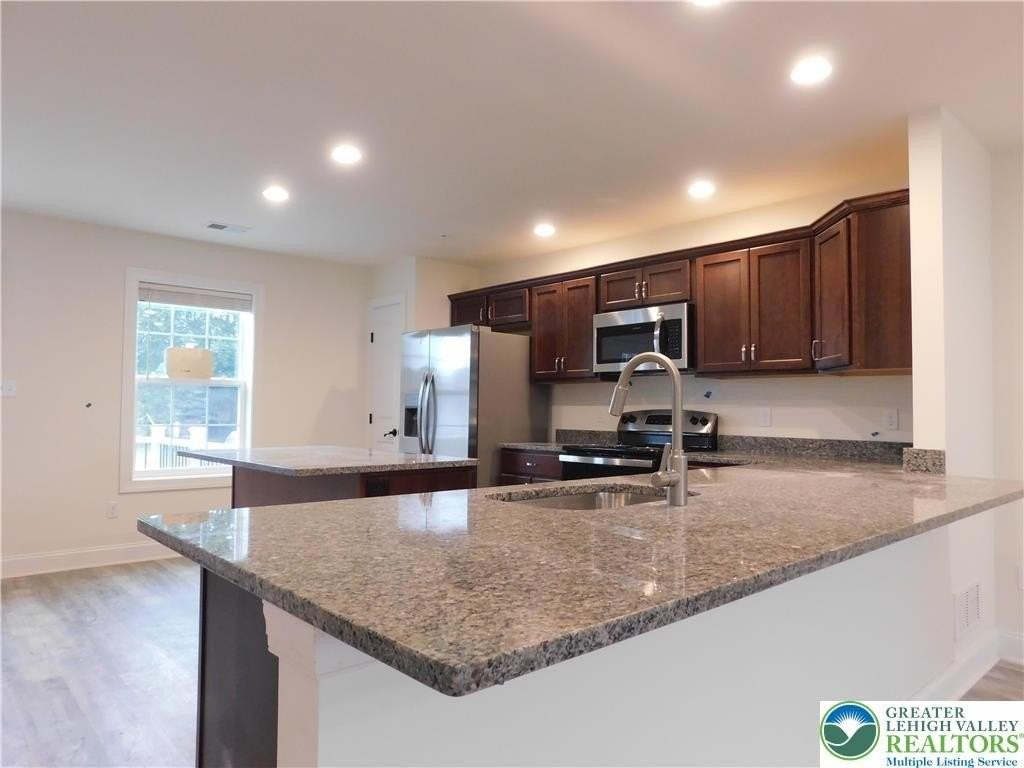 1549 Burkhardt St #C - Photo 6 of 29