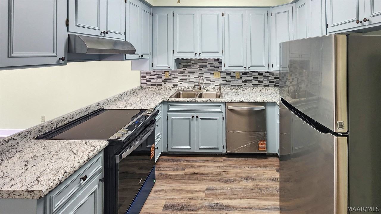 2067 Hazel Hedge Ln - Photo 2 of 27