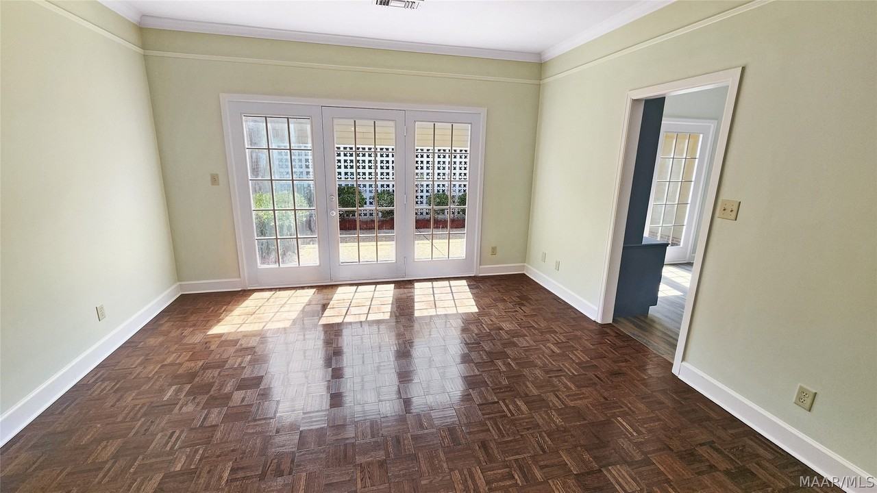 2067 Hazel Hedge Ln - Photo 5 of 27