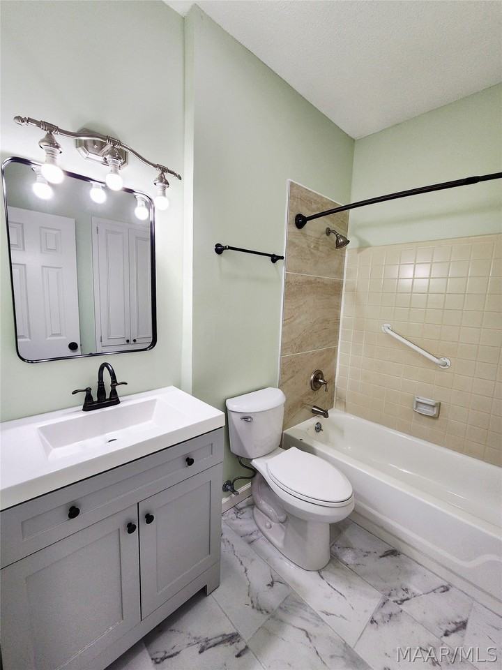2067 Hazel Hedge Ln - Photo 7 of 19