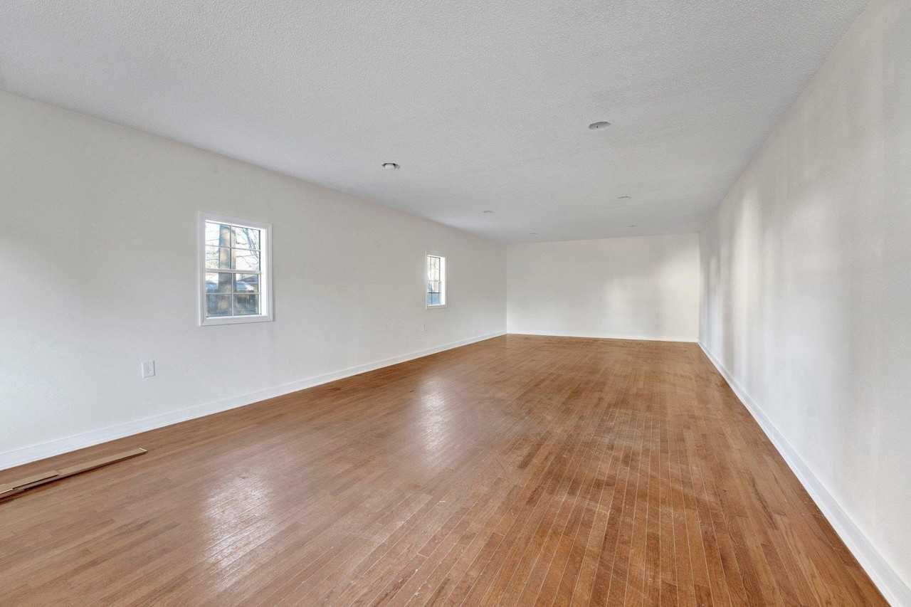 3780 Shirlwood Ave - Photo 5 of 32