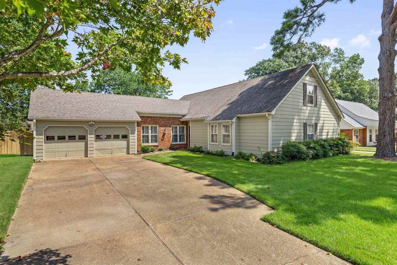 8604 Sandpoint Dr - Photo 2 of 23