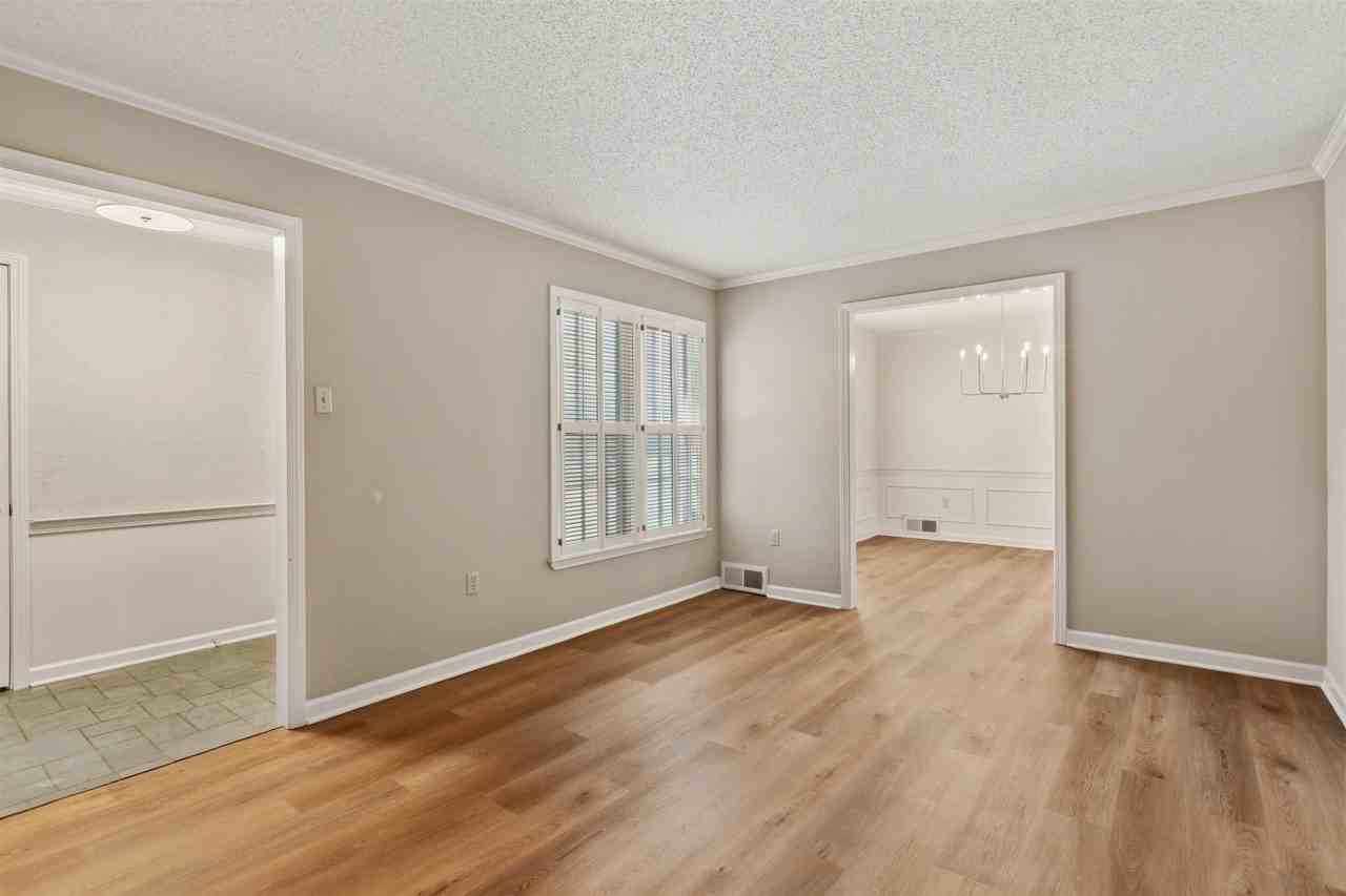 8604 Sandpoint Dr - Photo 5 of 23