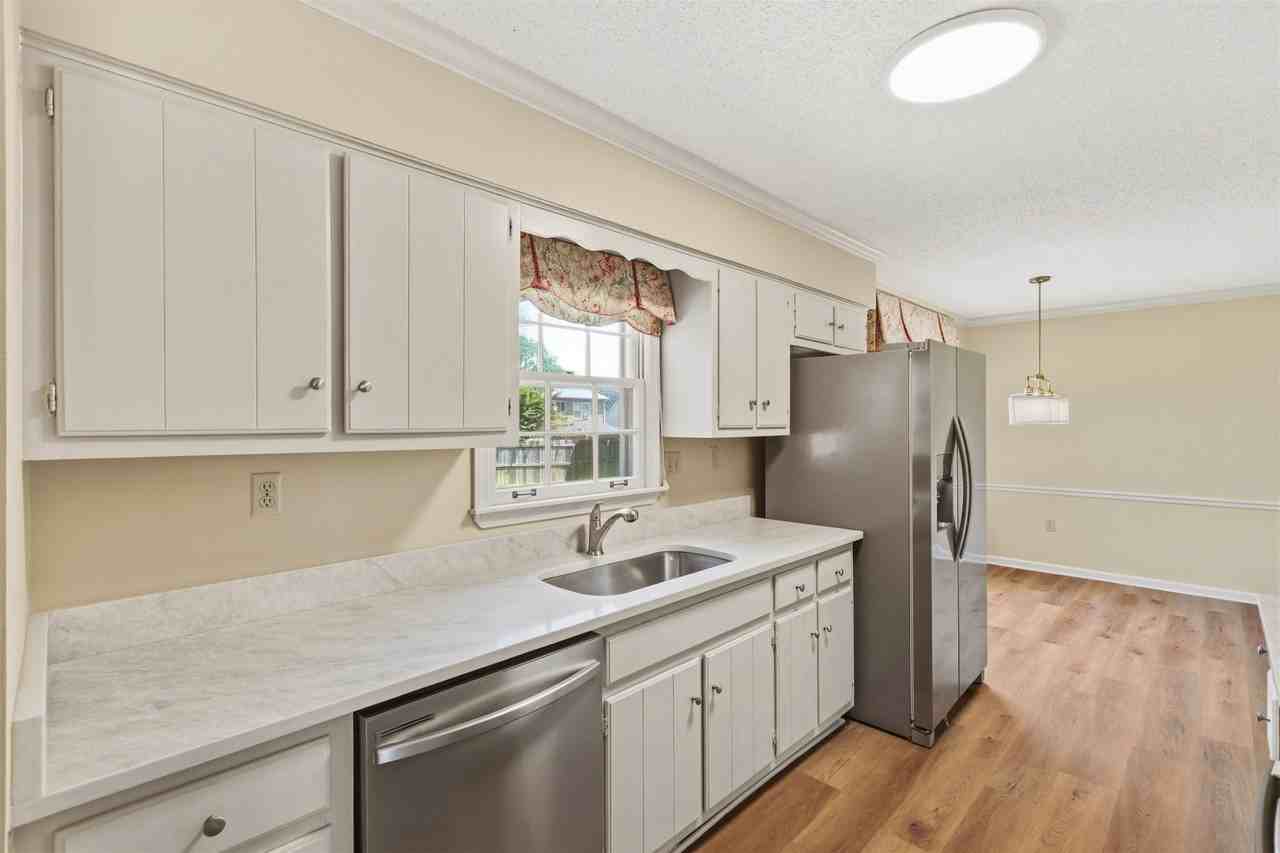 8604 Sandpoint Dr - Photo 7 of 23