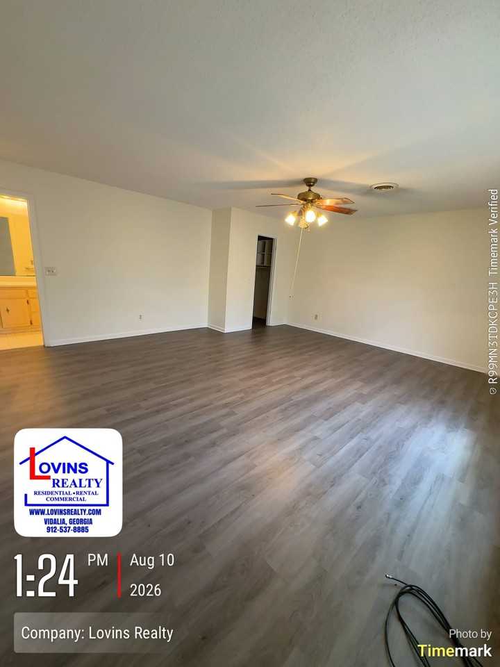 405 W 9th St #1 - Photo 6 of 10