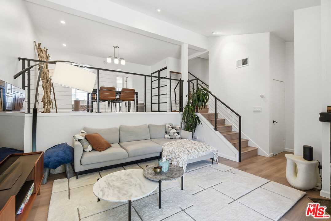 4314 Glencoe Ave #6 - Photo 2 of 6