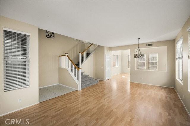 11645 Maynard Ave - Photo 4 of 8