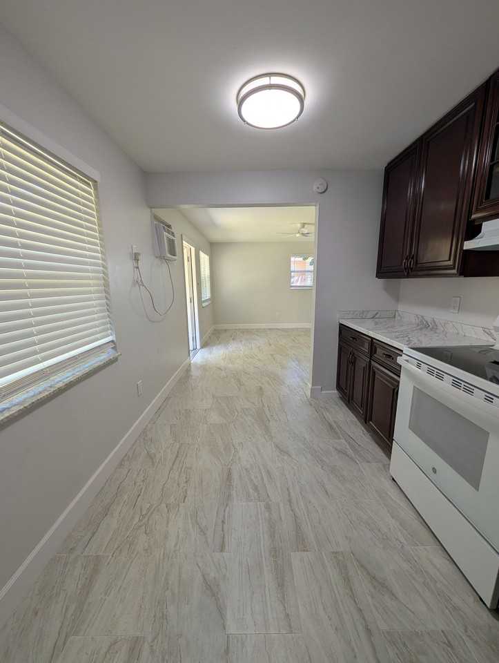 3924 7th Ave N - Photo 5 of 26
