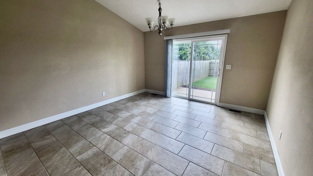 4309 Castle Pines Dr - Photo 3 of 12