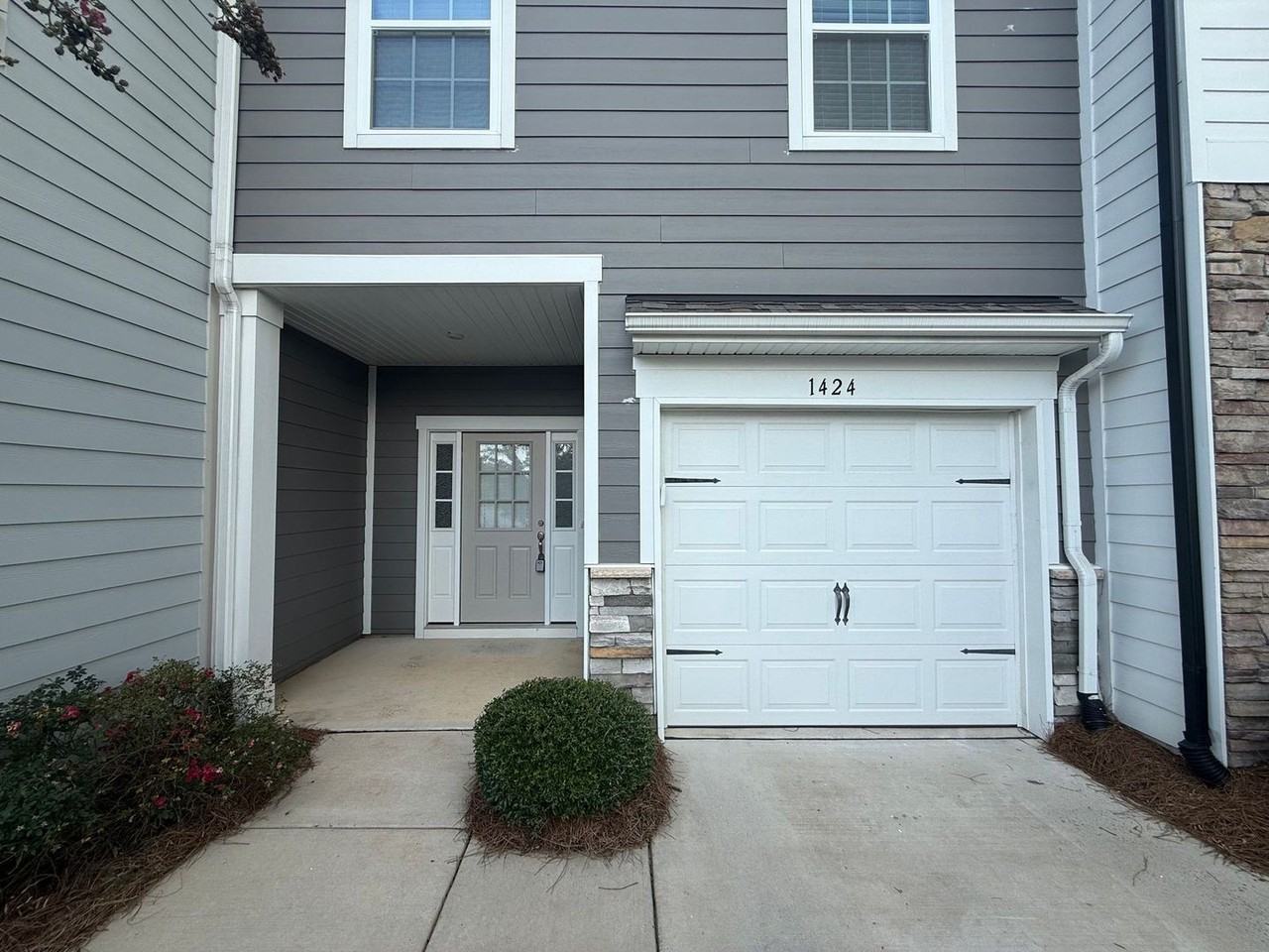 1424 Crest Creek Ct - Photo 2 of 24