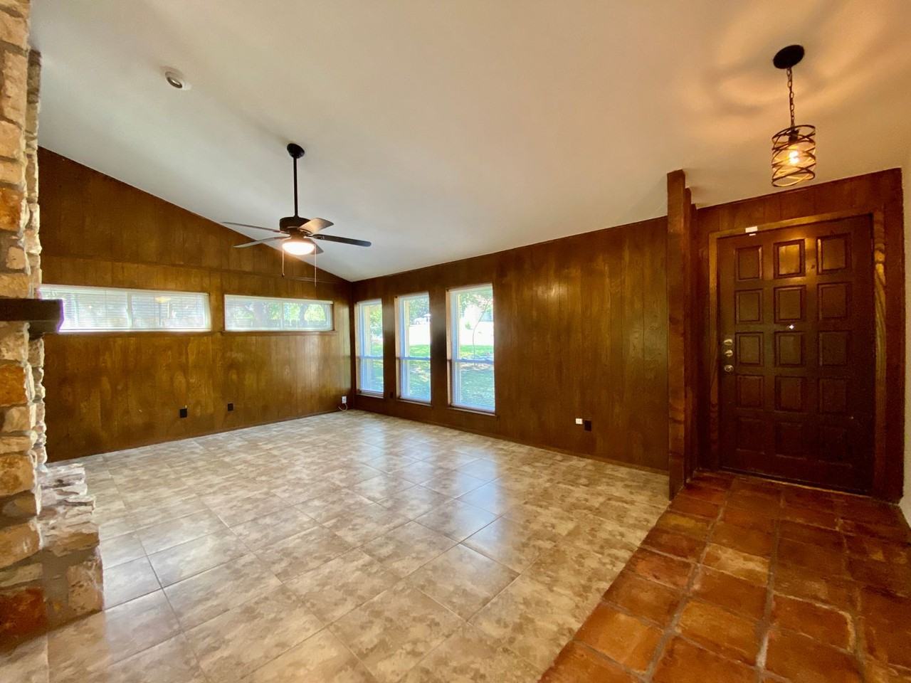7219 Scenic Brook Dr - Photo 4 of 32