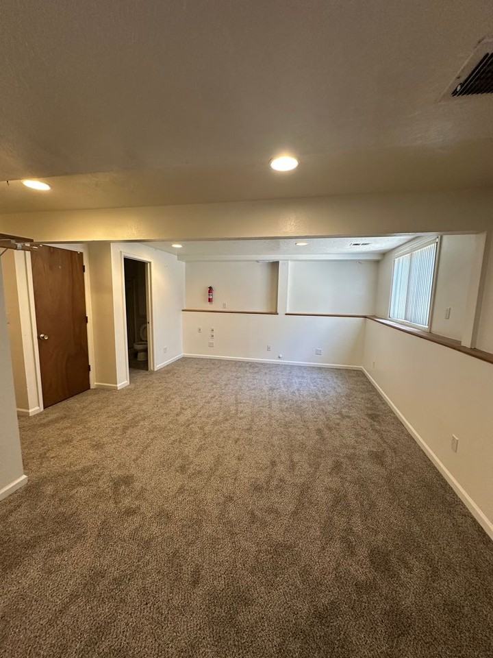 314 N 49th Avenue Ct - Photo 5 of 9