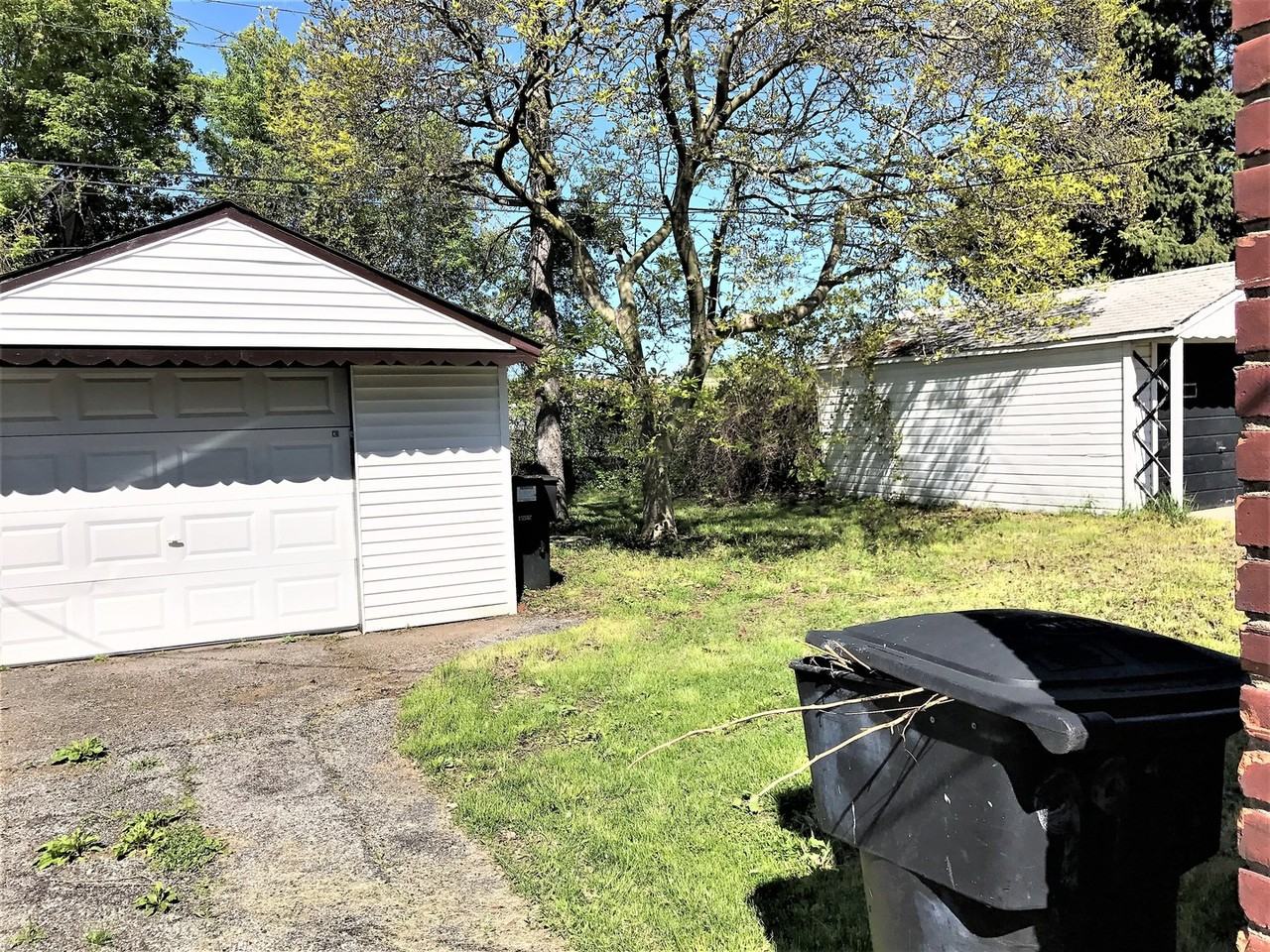 9997 Whitcomb St - Photo 3 of 24