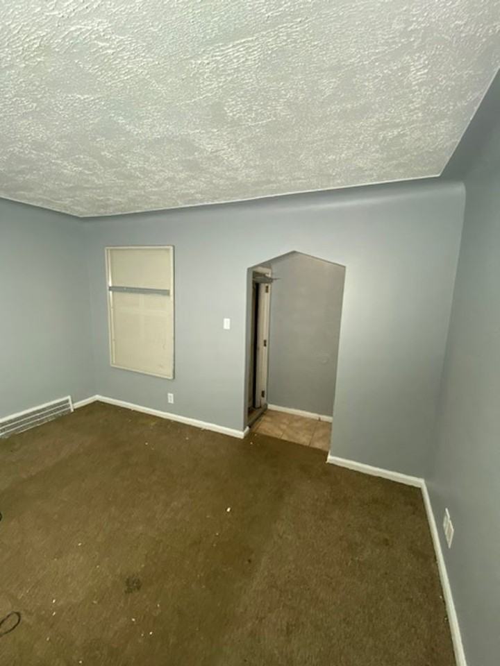 9997 Whitcomb St - Photo 5 of 24