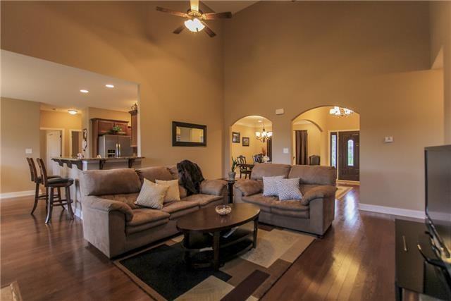 141 Summer Terrace Ln - Photo 2 of 19