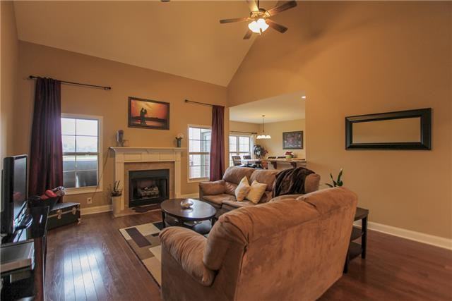 141 Summer Terrace Ln - Photo 3 of 19