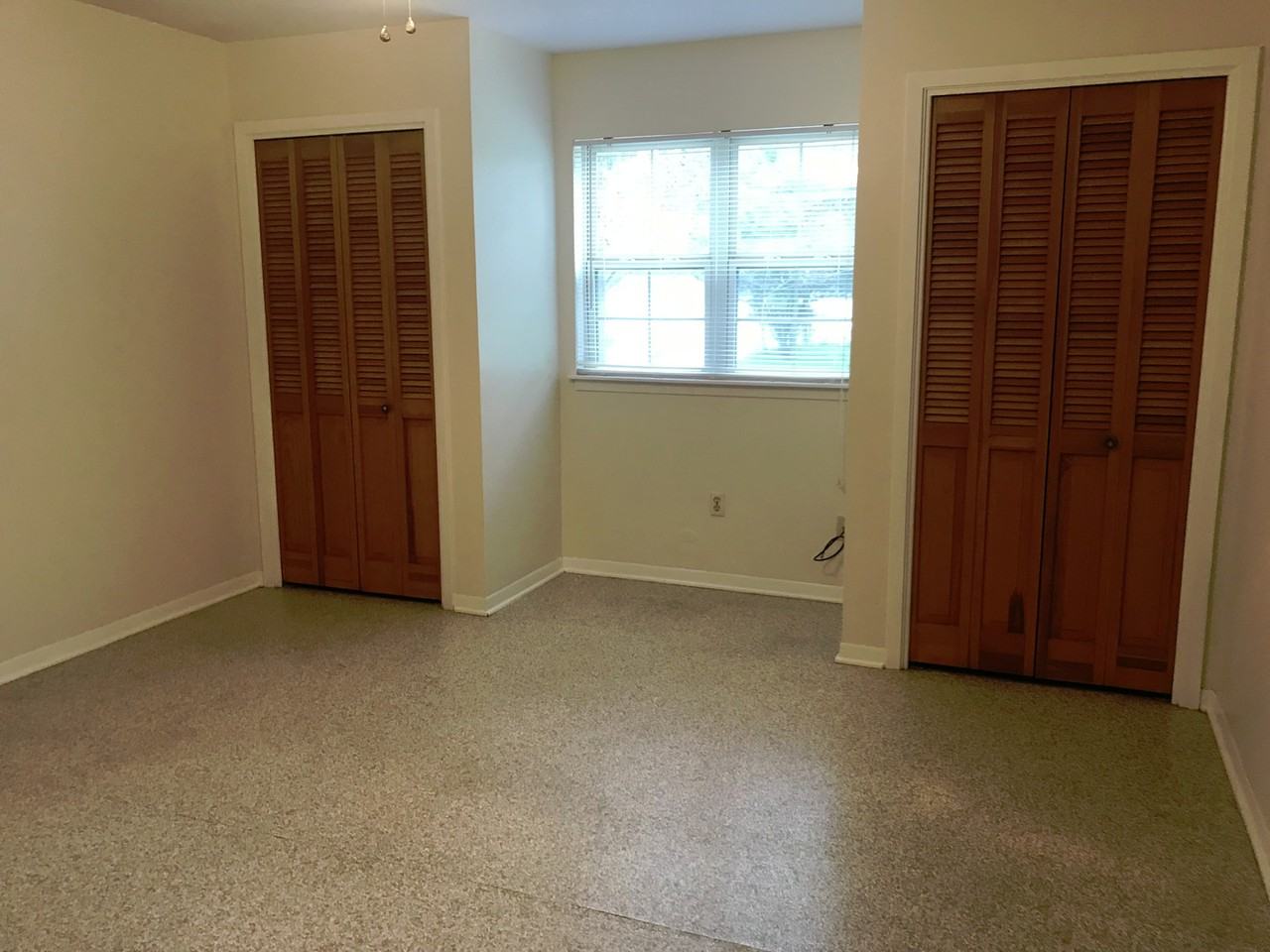 13001 Woodway Dr - Photo 3 of 14