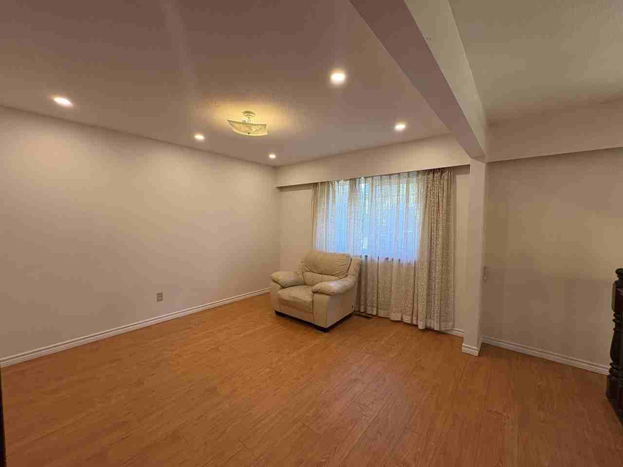 2248 East 45th Avenue - Photo 3 of 22