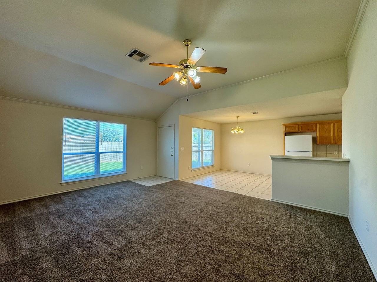 10201A Iris Ln - Photo 3 of 13