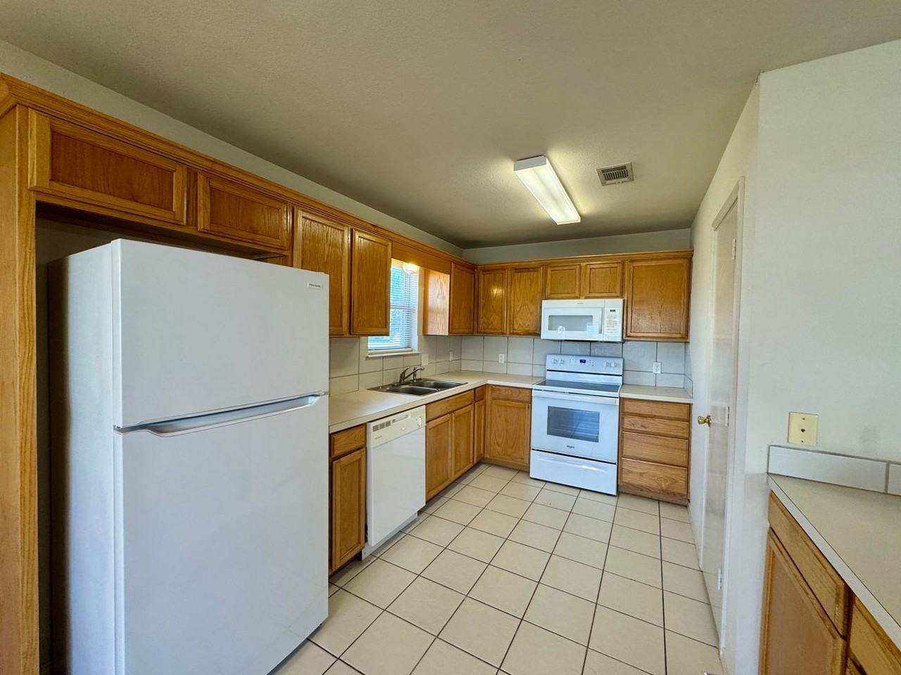 10201A Iris Ln - Photo 5 of 13