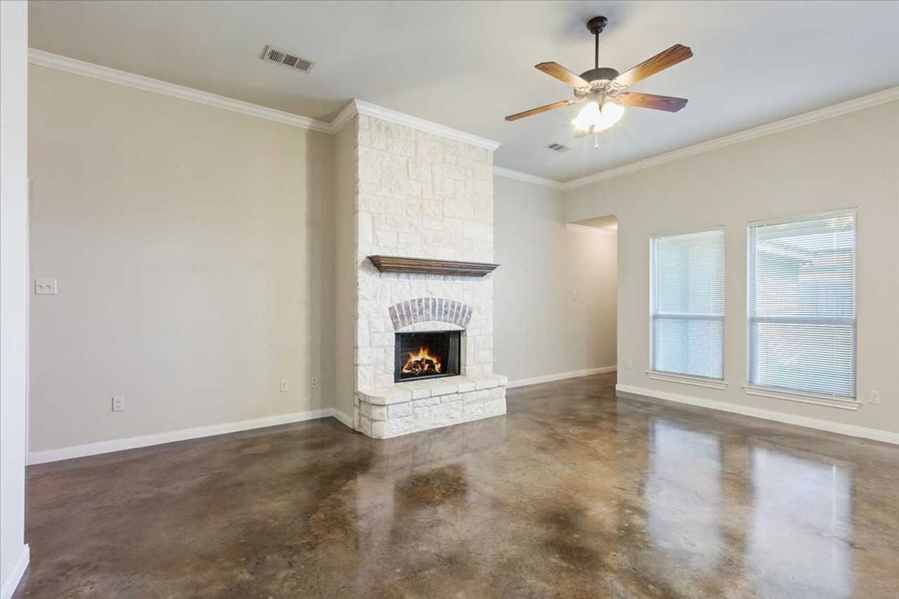 614 Madison Cir - Photo 6 of 28