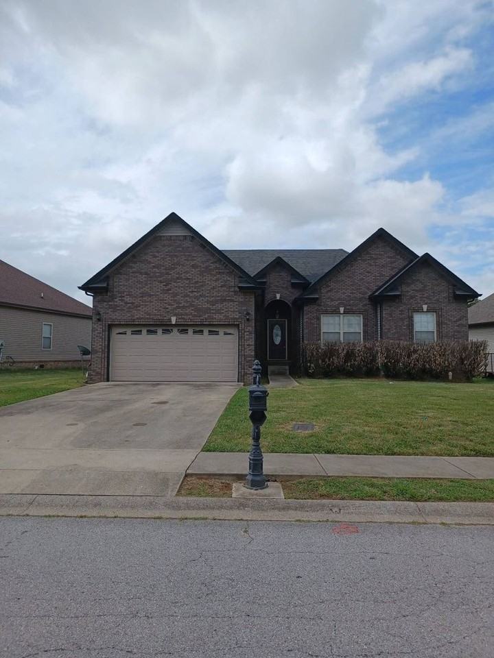 1486 Cobra Ln - Photo 3 of 39